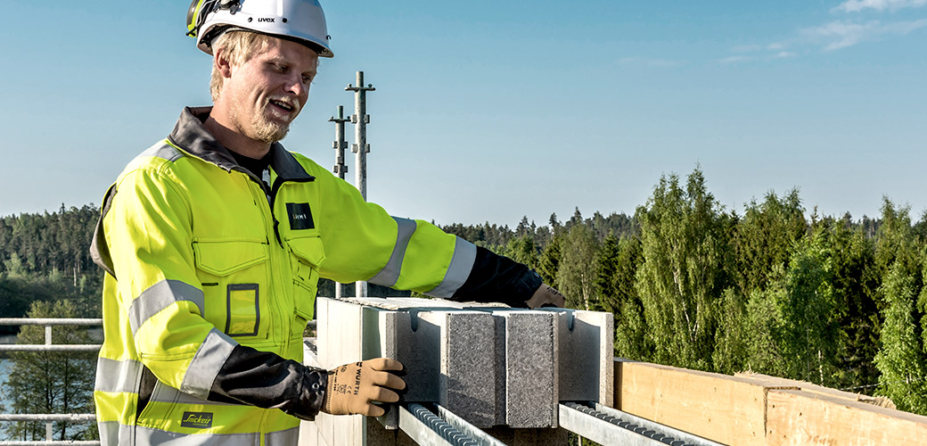 Lammin Betoni harkkoladonta tyytyväinen ammattiasiakas